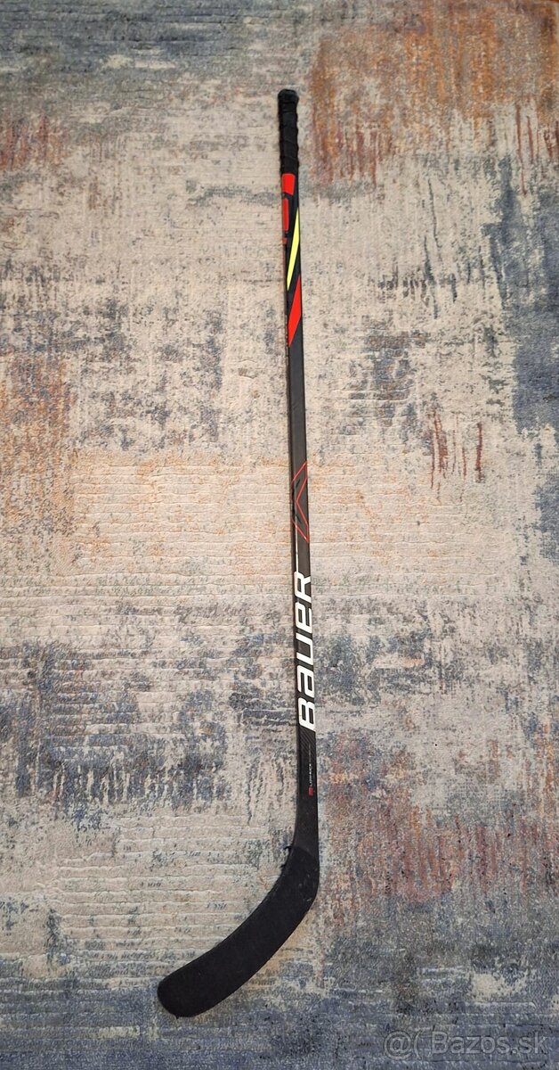 Predám hokejku Bauer vapor