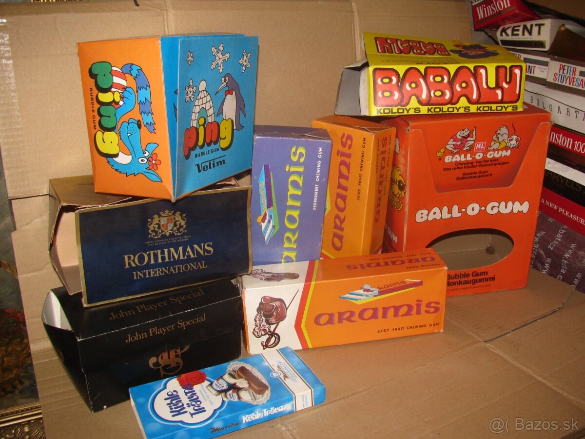 staré krabičky od cigaret, krabičky od žuvaček