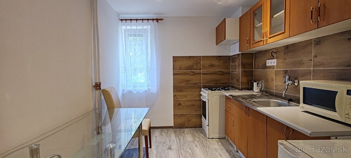 Na prenajom 3 - izbový byt v centre mesta Vranov nad Topľou