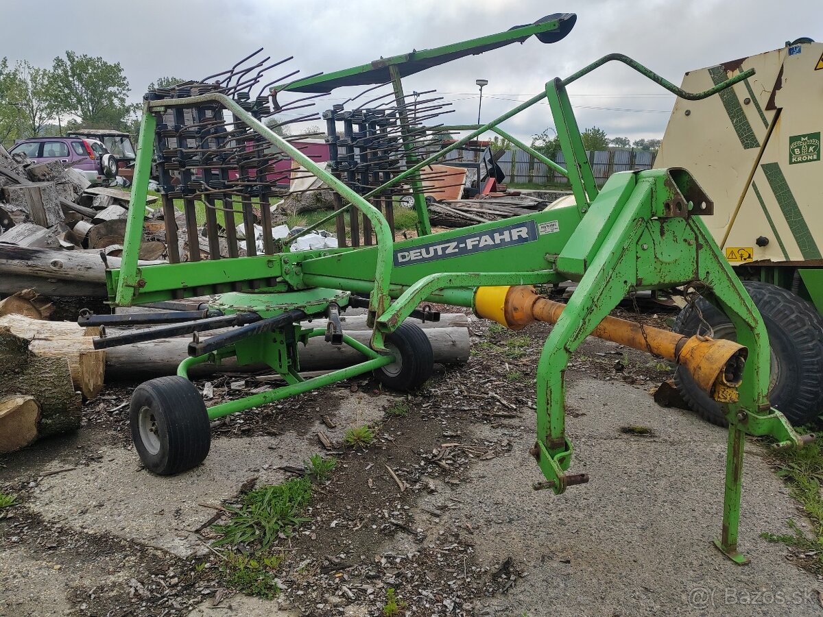Zhrňovač sena Deutz Fahr KS 2.42