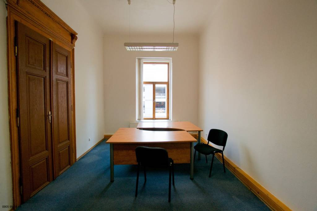 Reprezentatívne priestory s výmerou : 180 m2 – v centre mest