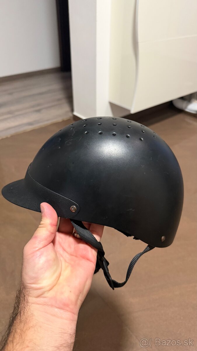 Prilba na kone Fouganza