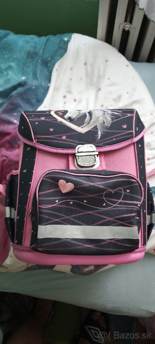 Dievčenská školská taška