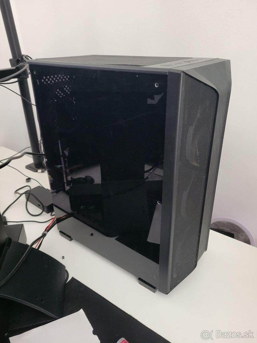 Predám PC s monitora, klávesnicou a myšou AMD Ryzen 3 2200G