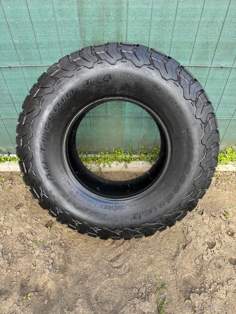 Predám offroad pneu 315/70 r17 315/70/17 4x4 R17 SUV M+S Pre