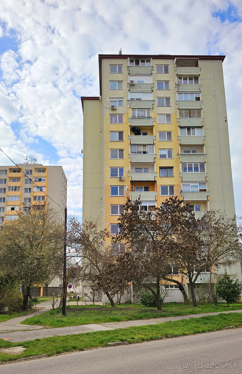 EXKLUZÍVNE, PREDAJ, 2-izbový byt s balkónom, Mochovská ul.,