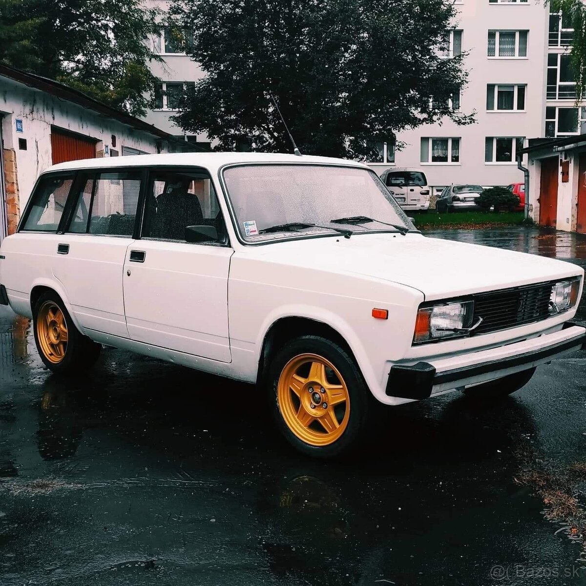 Lada 2104