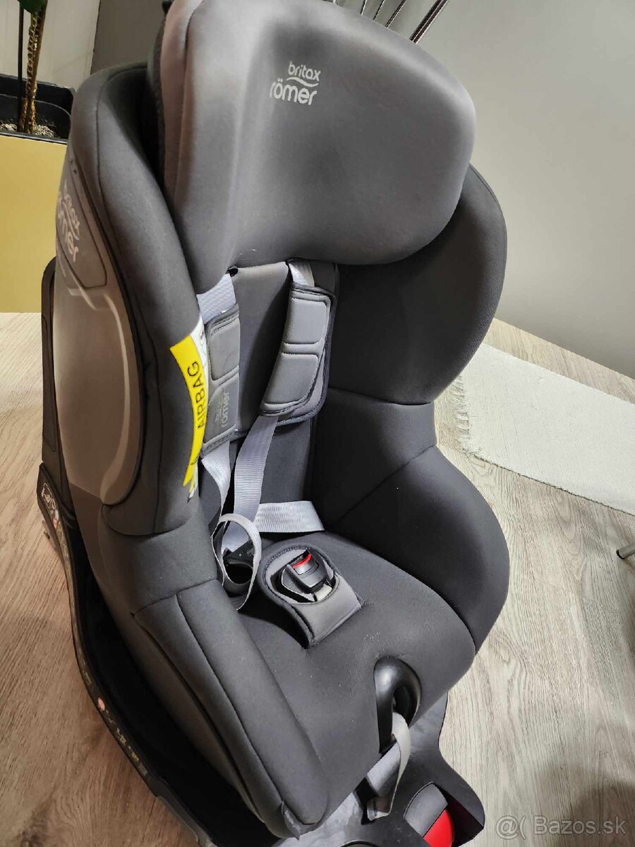 Predám BRITAX RÖMER Dualfix M i-Size Midnight Grey