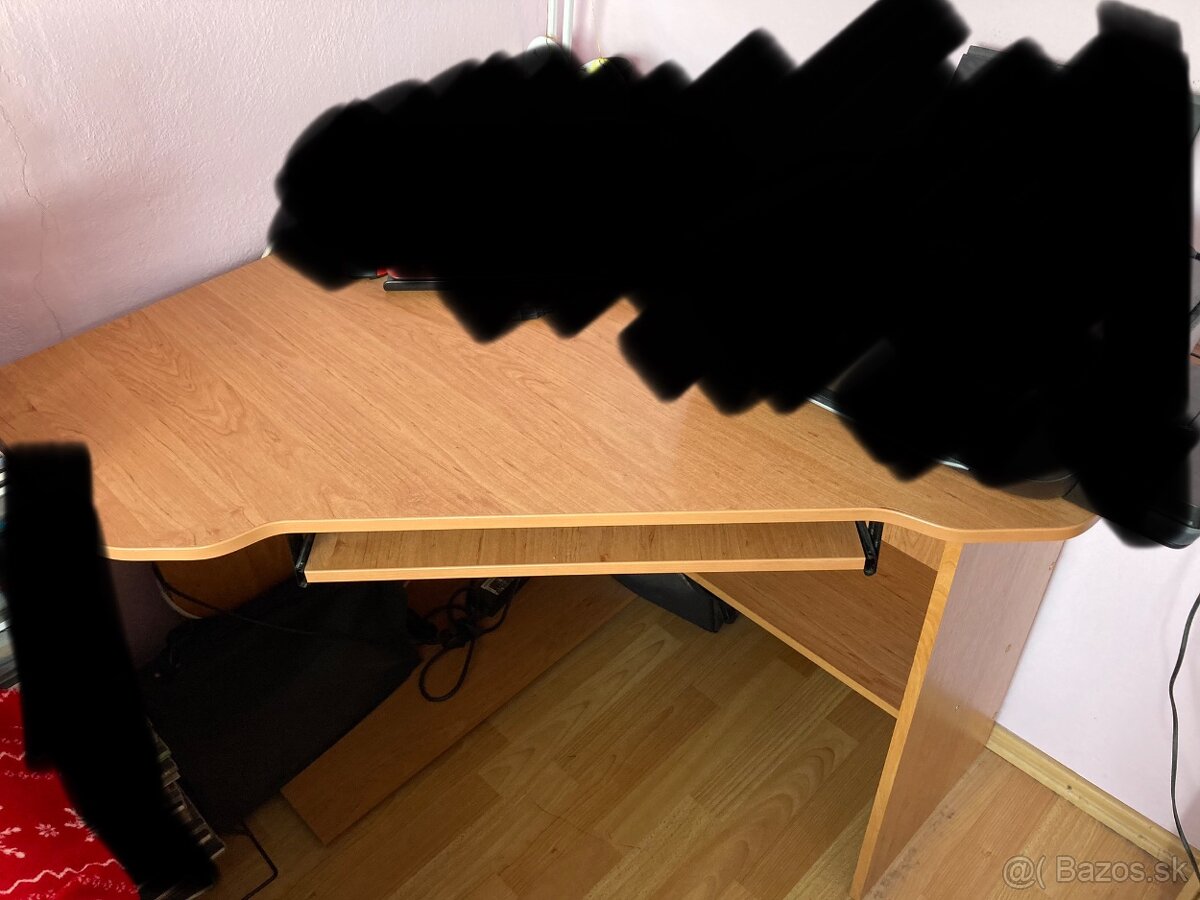 Darujem za odvoz - rohový stôl.