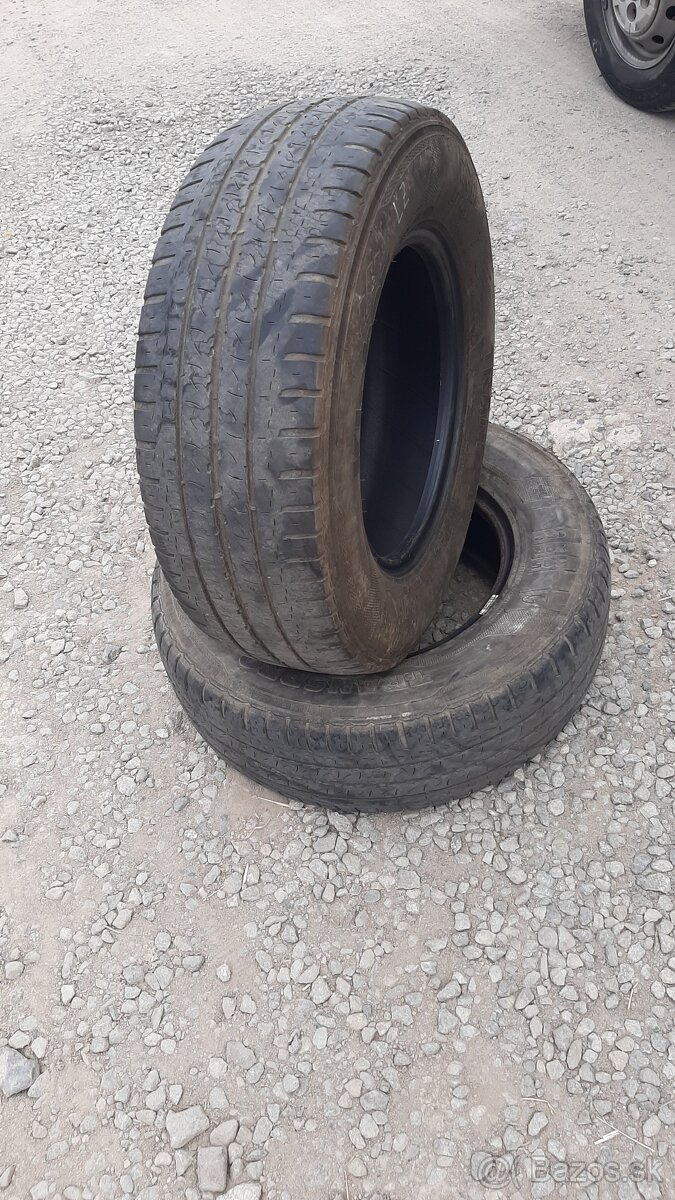 225/70r15C  112/110S Kleber letne