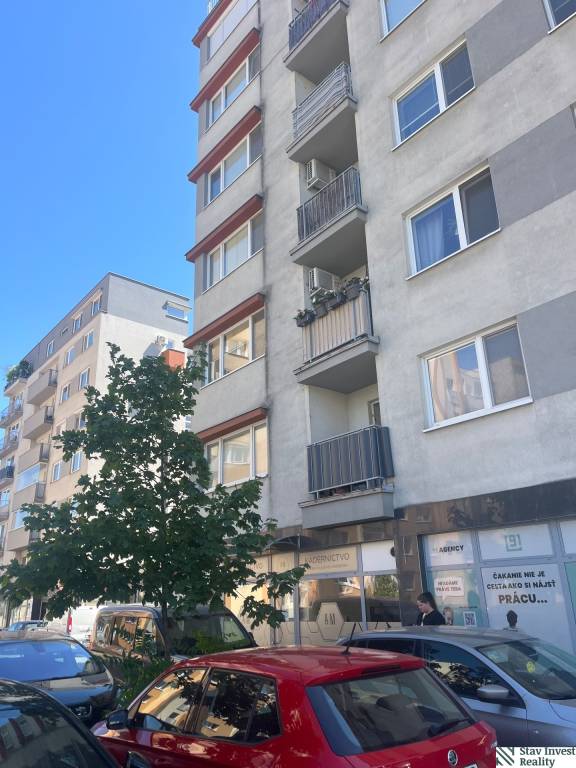 Krásny 3-izbový byt, nutná rekonštrukcia, Lichnerova ul., Se