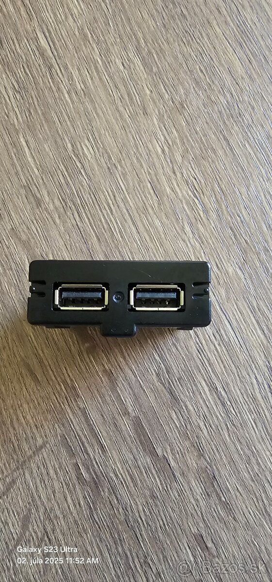 USB konektor Škoda 5Q0 035 726L