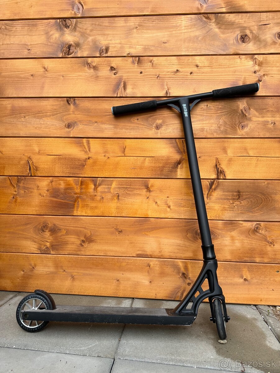 freestyle kolobežka Blazer Pro Raider