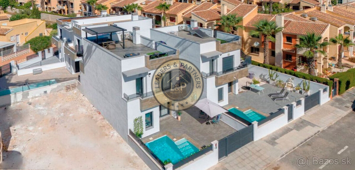 Modrený 2 podlažný dom 4+kk s bazénom, Torrevieja-Španielsko
