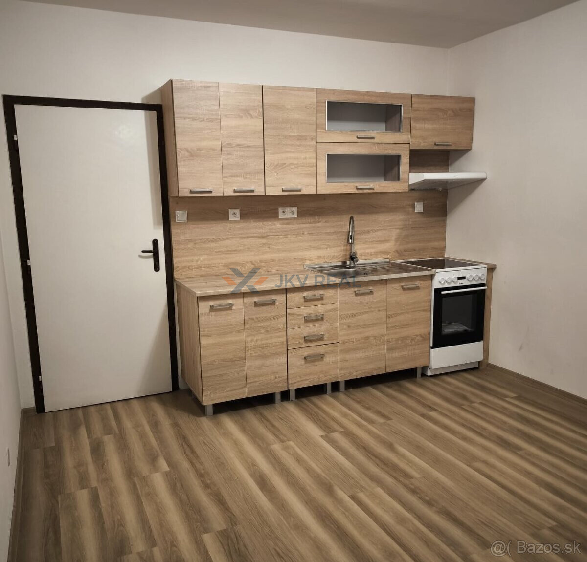 Prenájom 2 izbového bytu s parkovacím miestom v Nitre