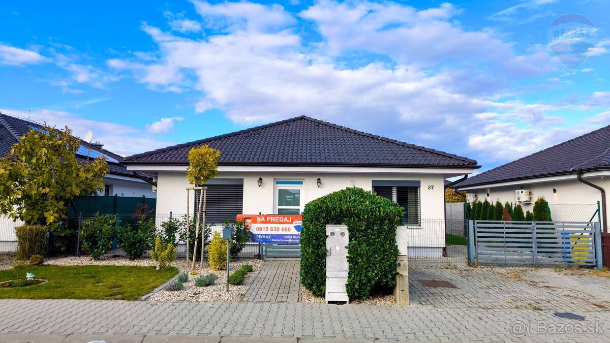 NA PREDAJ: 4-izbový rodinný dom s terasou a bazénom, Most pr