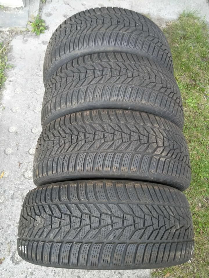255/45 R 19 104 V XL zimné HANKOOK 99 % stav.