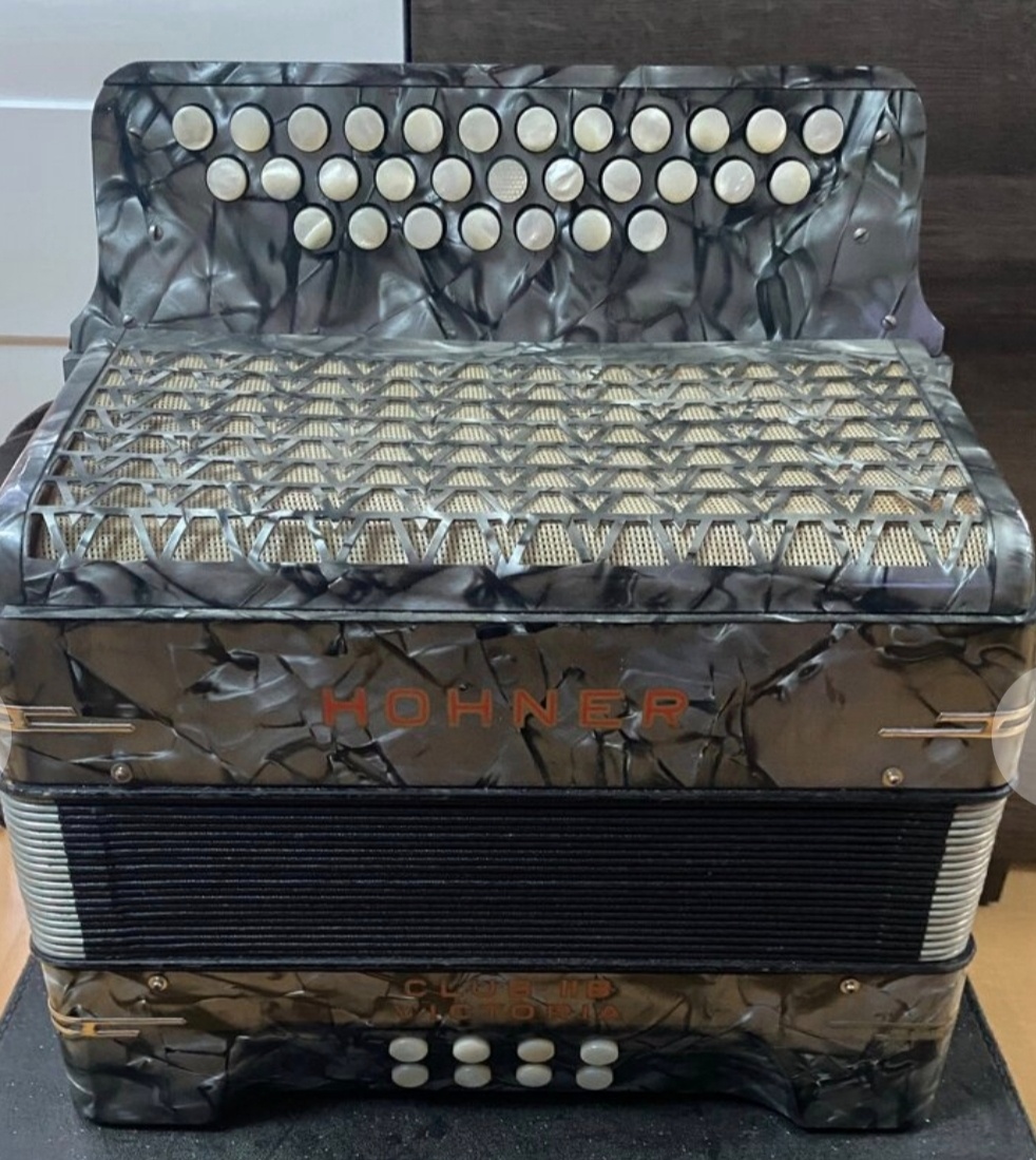 Heligonka hohner club2b cf