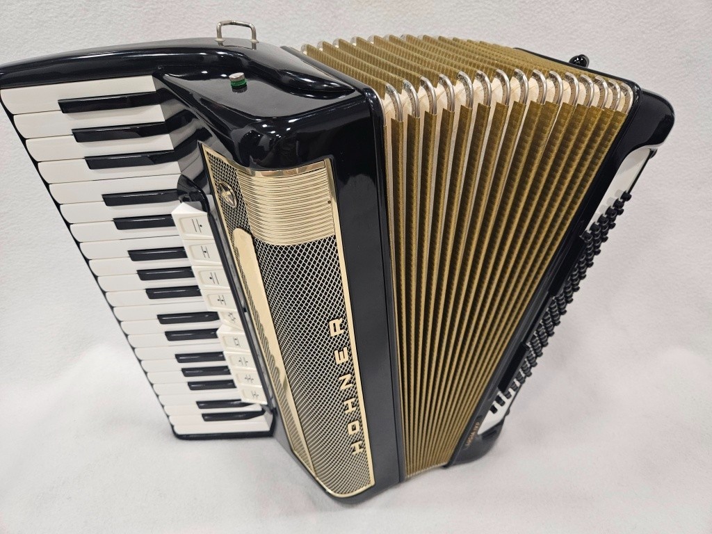 akordeon hohner lucia IV 96b