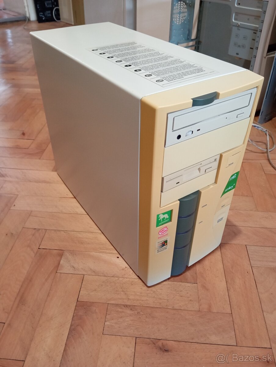 Počítač Pentium 200