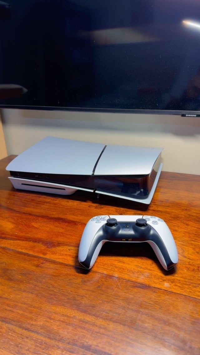 PS5 Slim s mechanikou