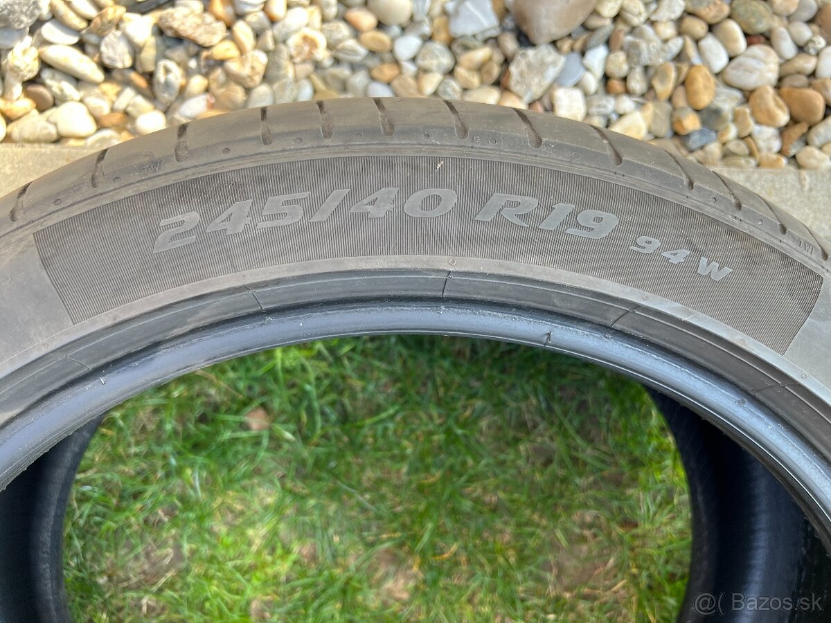 Letna pneu - Pirelli P Zero 245/40 R19 94w - Seal inside