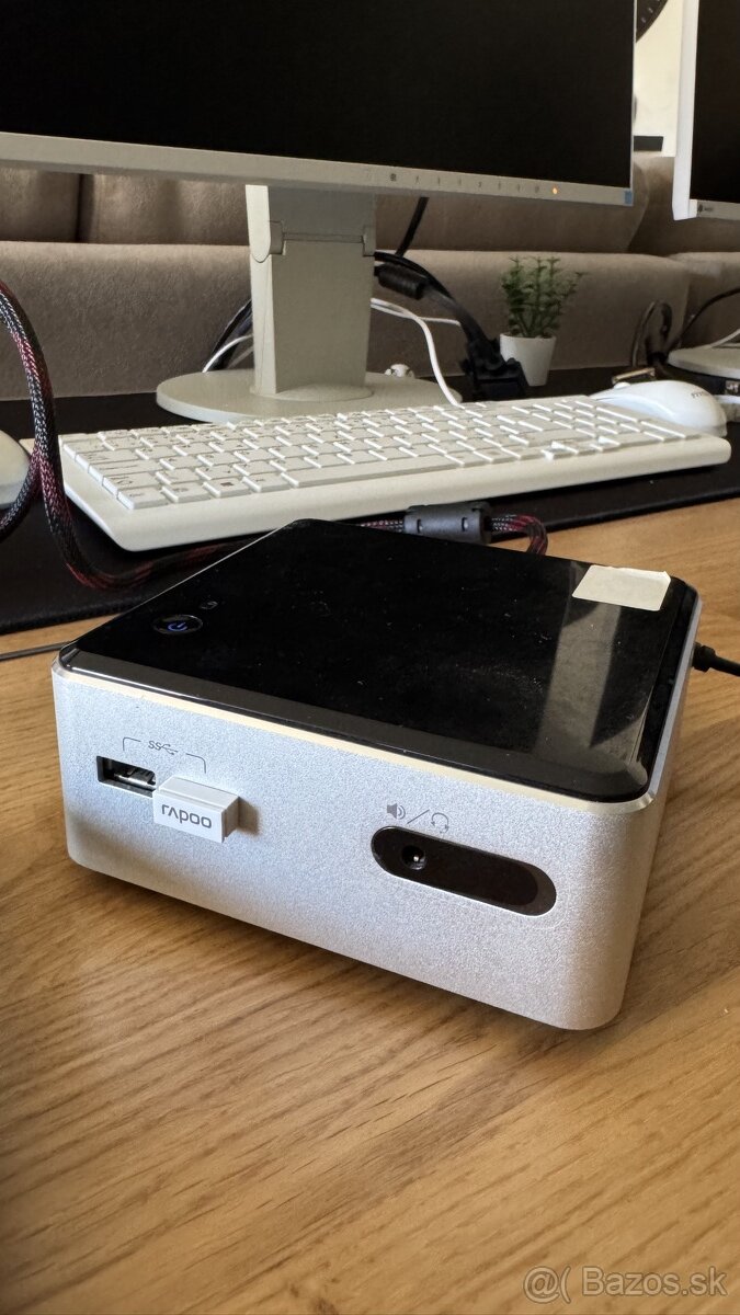 Intel Nuc mini PC ,wifi i3 8gb ram 256 ssd