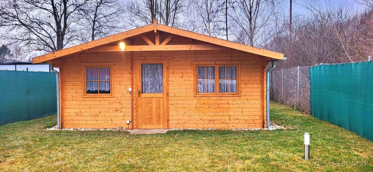 🌲 Chata ako z rozprávky – kúsok prírody neďaleko Holíča 🏡