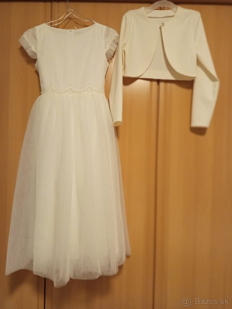 Elegantné krásne šaty