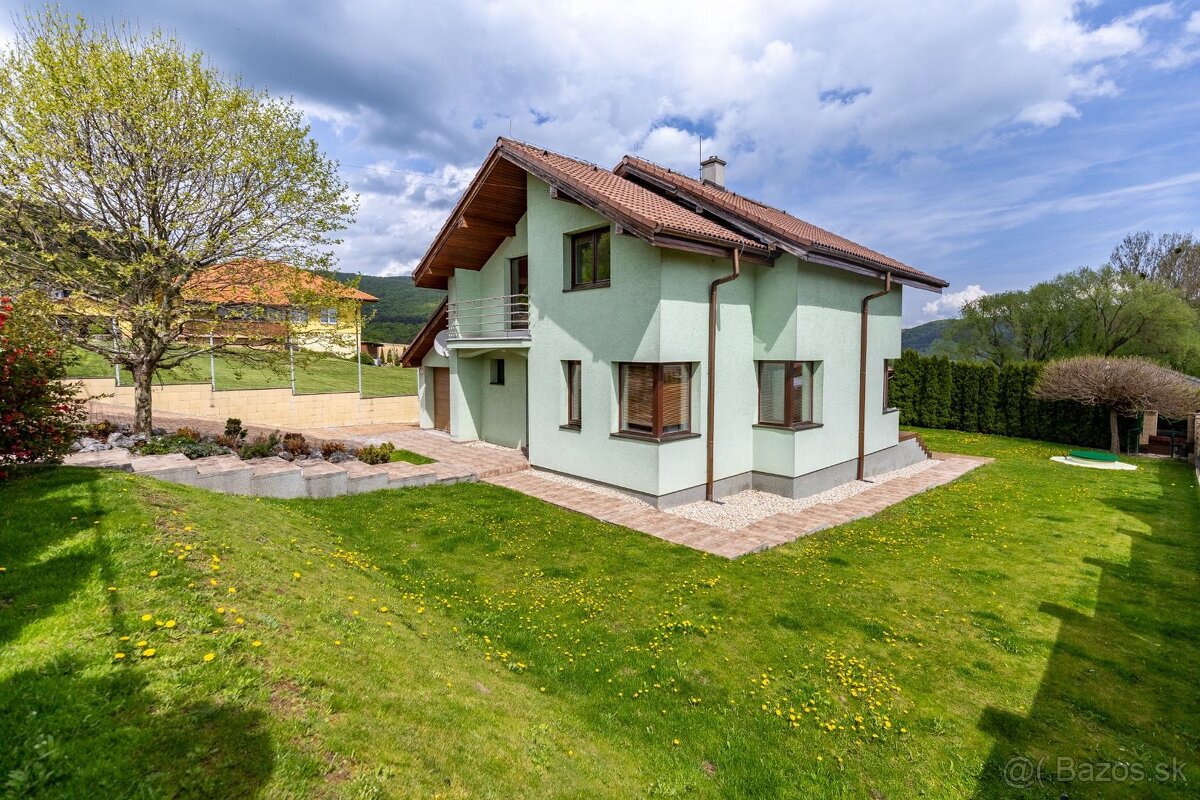 Dvojpodlažný rodinný dom, Sokoľ