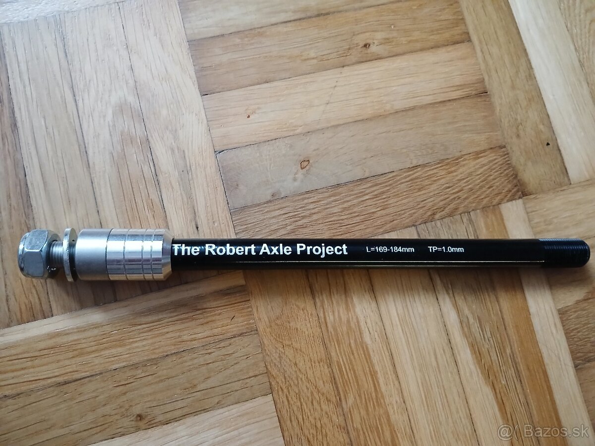 Pevná oska na ťahanie cyklovozíka Robert Axle Project