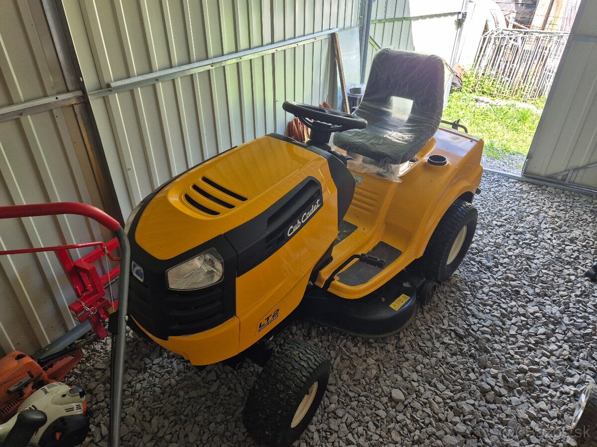 Traktorová kosačka MTD - Cub Cadet