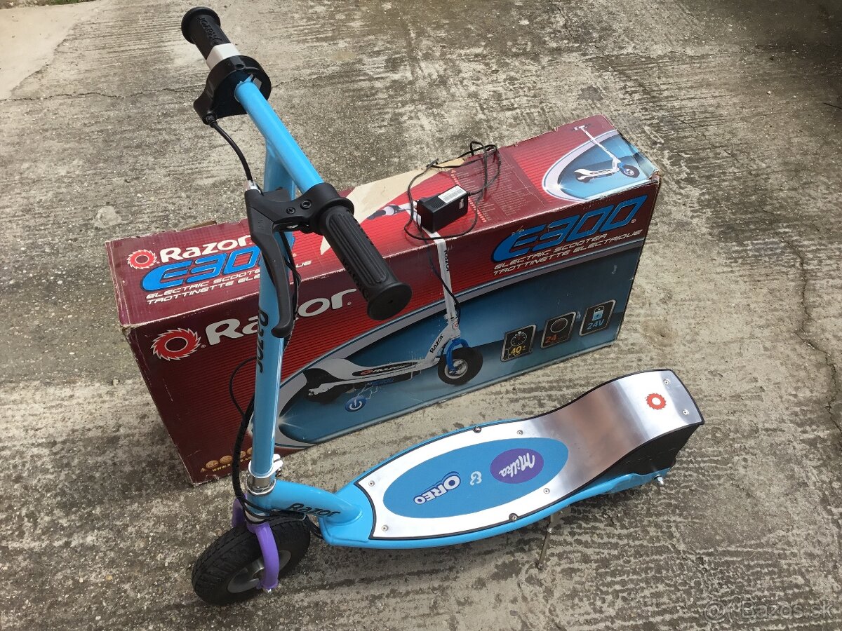 RAZOR E300
