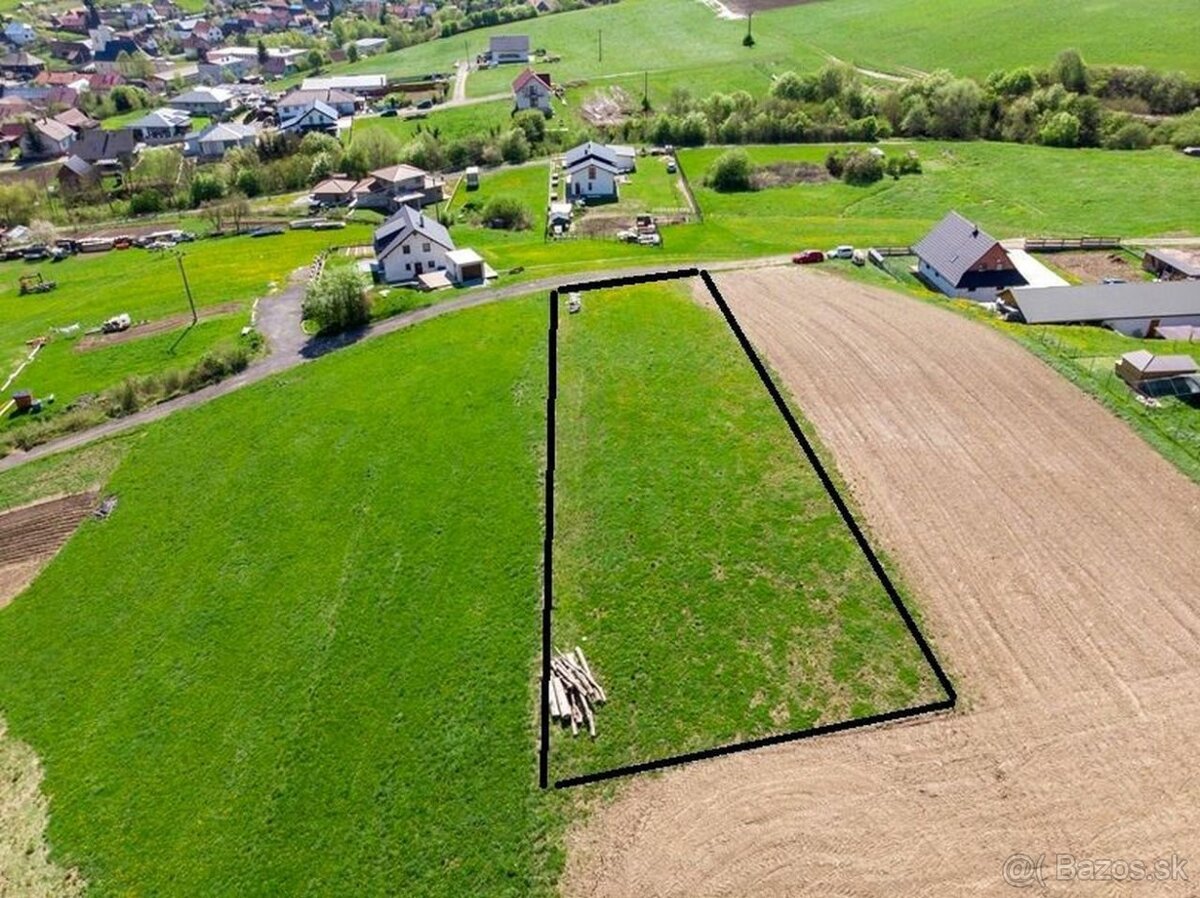 Pozemok so stavebným projektom v Žaškove