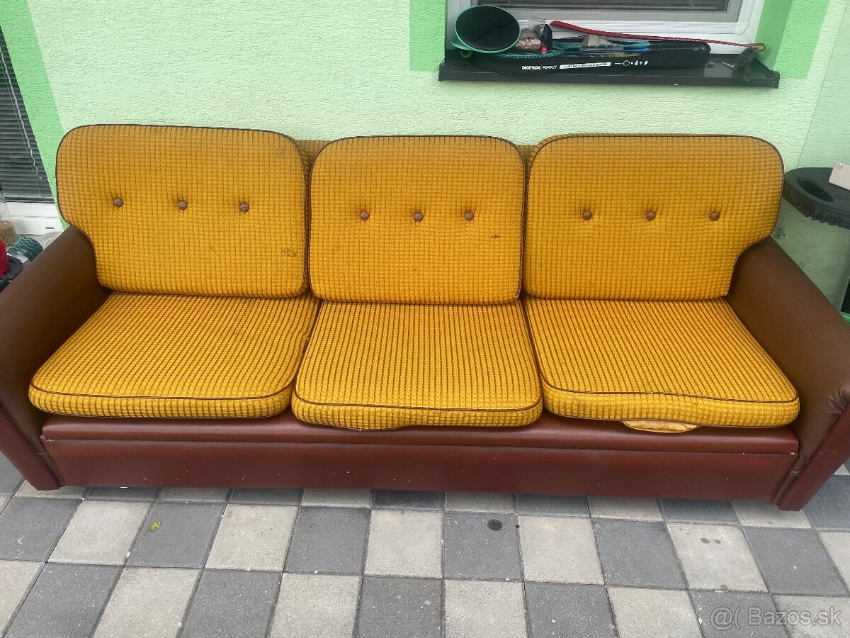 Darujem rozkladací gauc