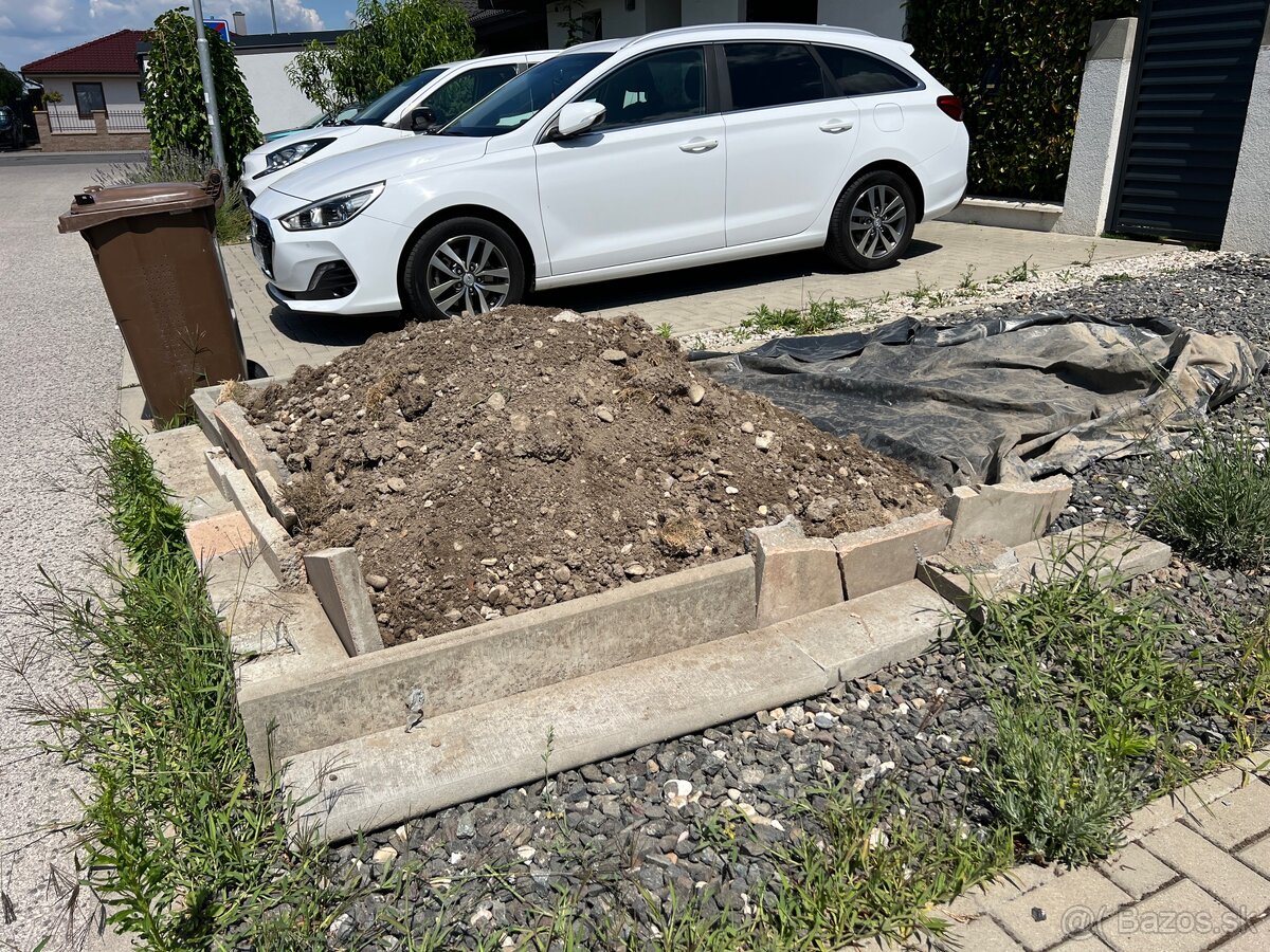 Darujem hlinu zeminu