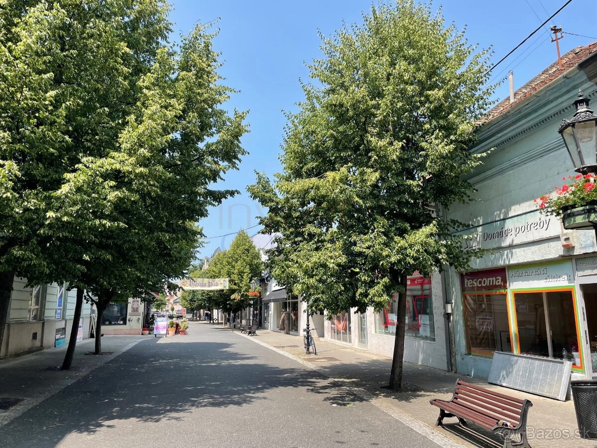 2344 NA PREDAJ V CENTRE MESTA KOMÁRNO BUDOVA S VÝKLADOM