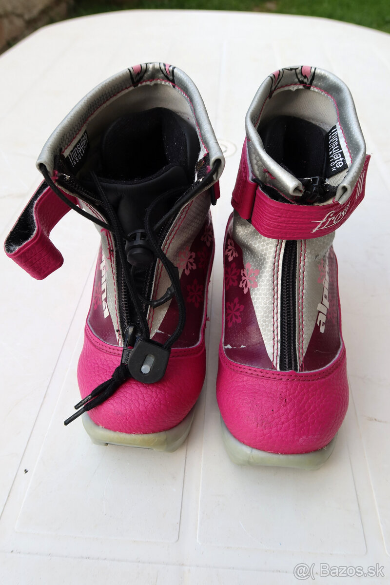 Predám detské bežkárske topánky na viazanie NNN, veľkosť 30.