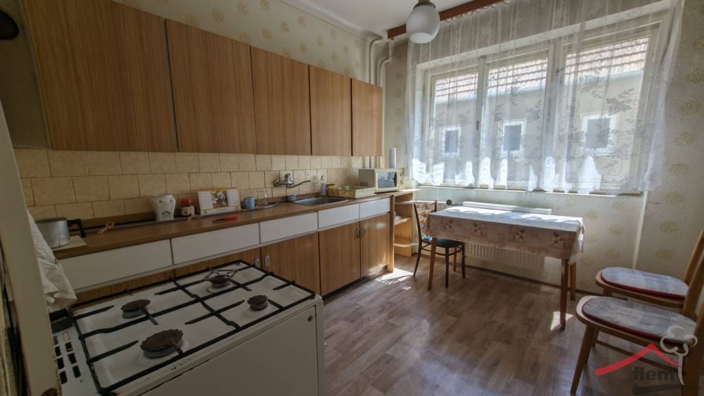 5-izbový dom na predaj, Mojzesovo, pozemok 800 m2