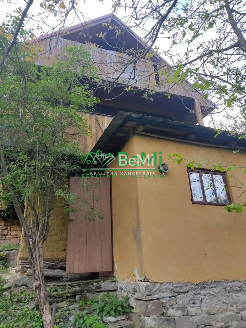 Rekreačná chalupa Kolárovice, okres Bytča, 351m2