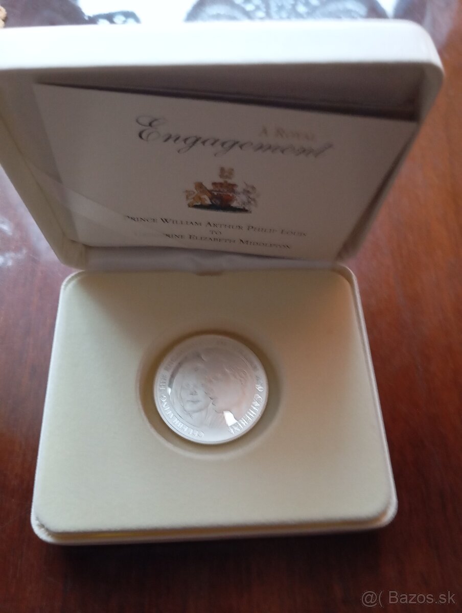 Strieborná pamätná minca £5 – Zásnuby Prince Williama a Cath