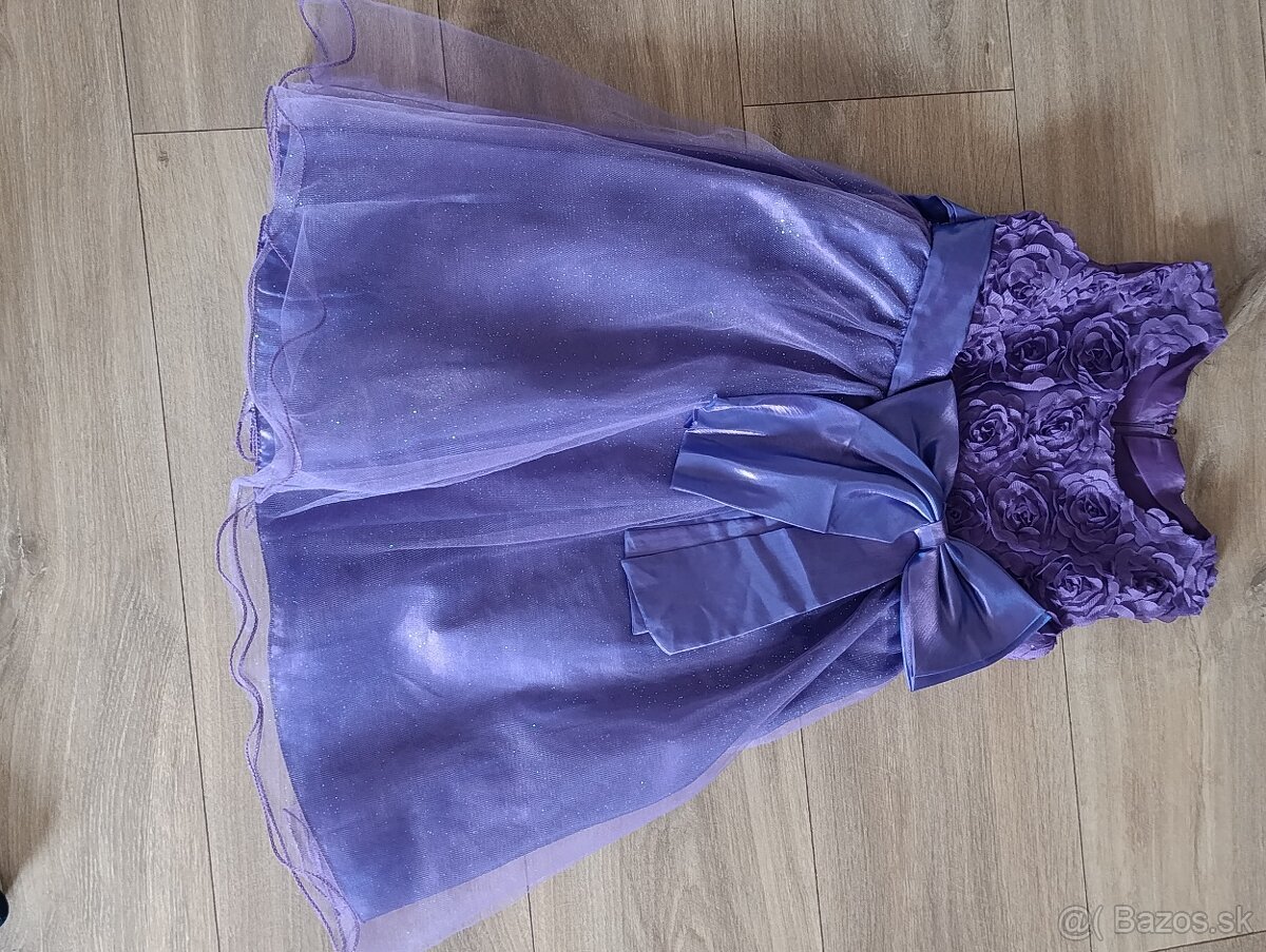 Dievčenské slávnostné šaty