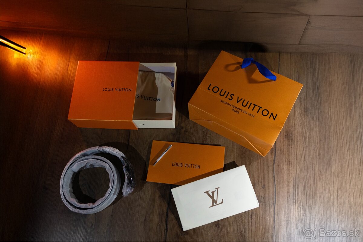 Čierny Louis Vuitton opasok – nerozbalený