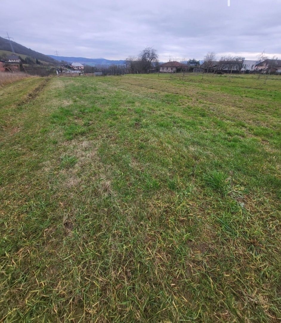 stavebný pozemok na rod.dom 741 m2, Lednické Rovne-Hôrka
