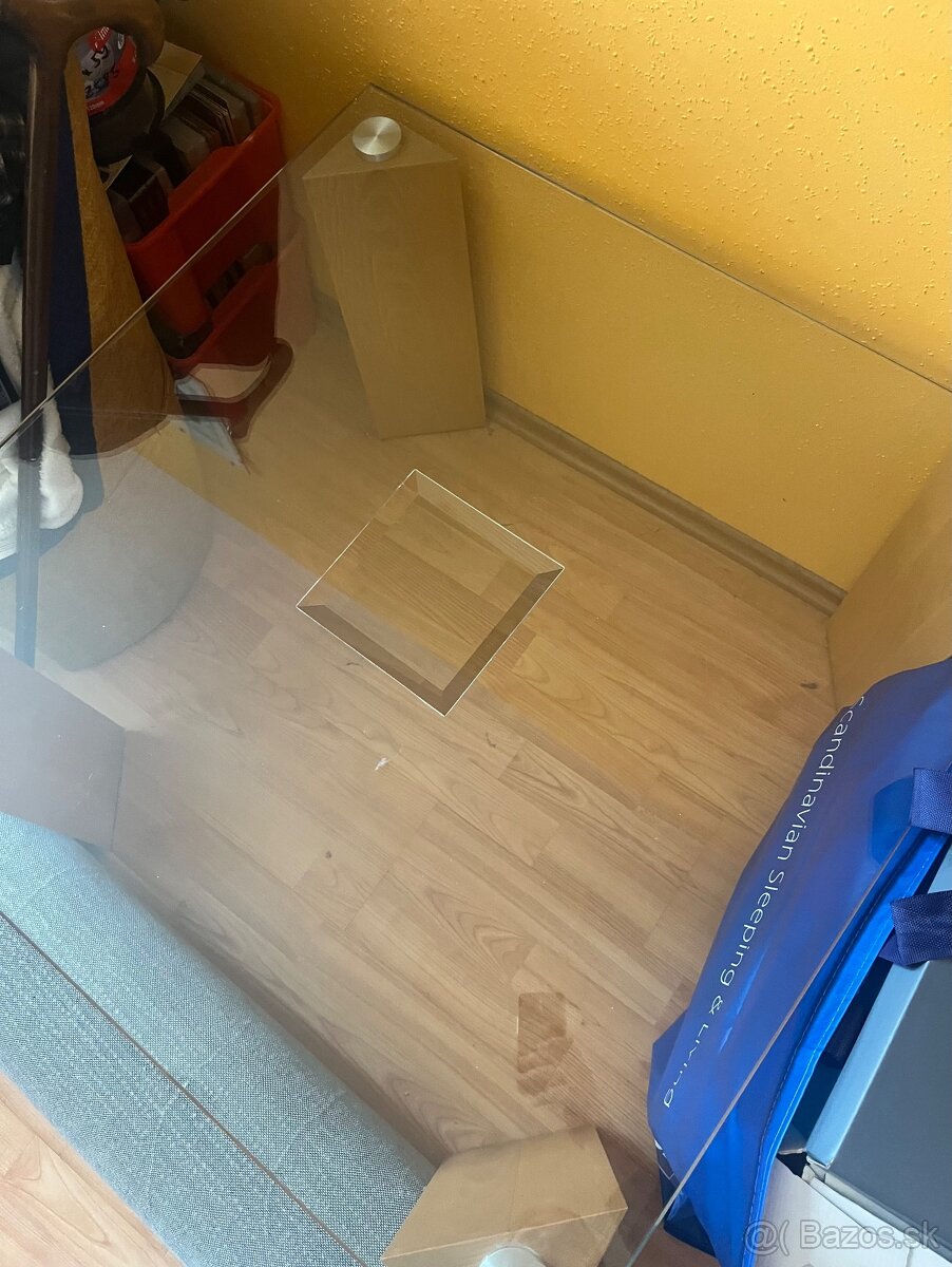 Obývačkový stolík