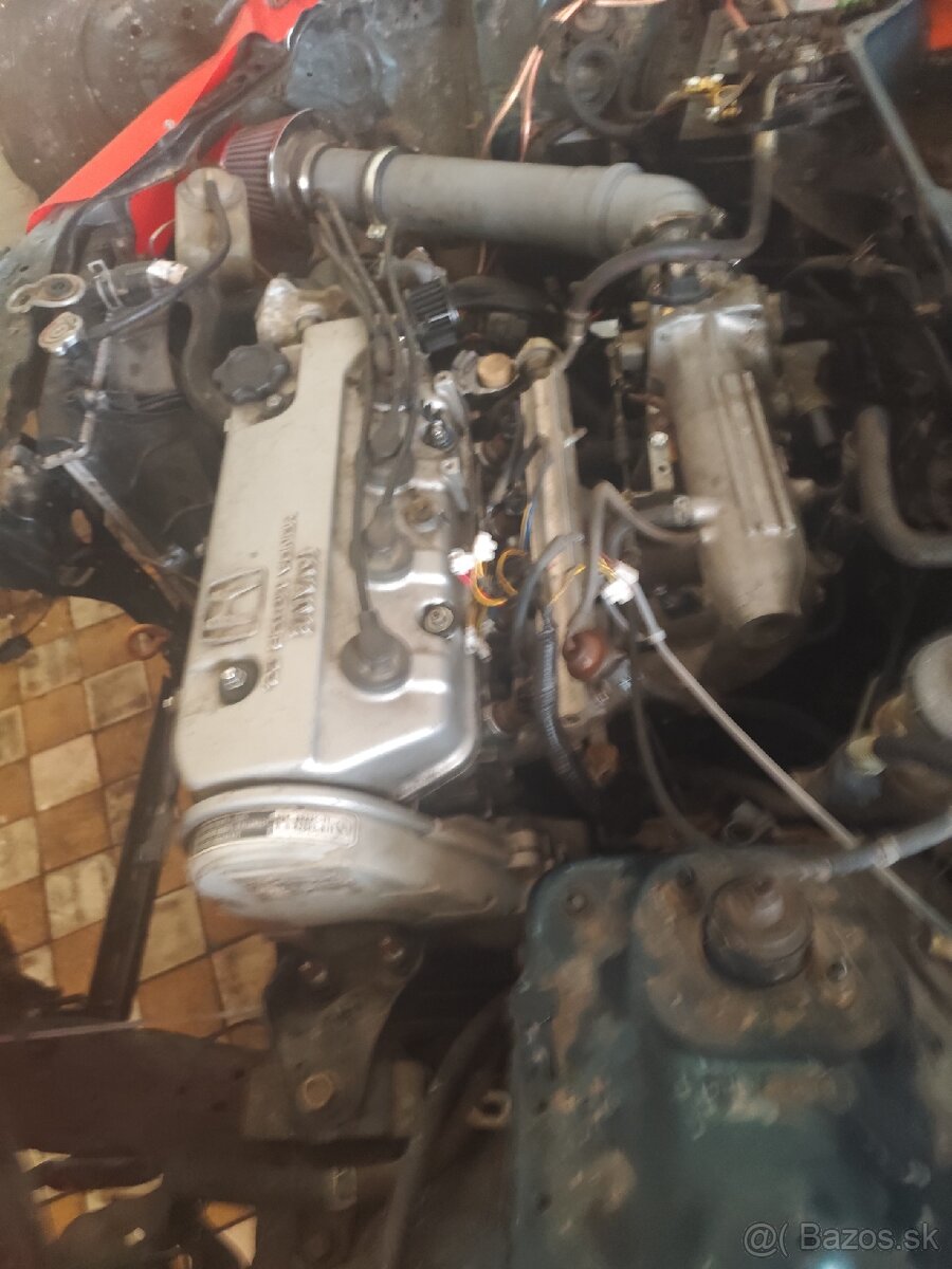Kúpim motor d15b7/b2
