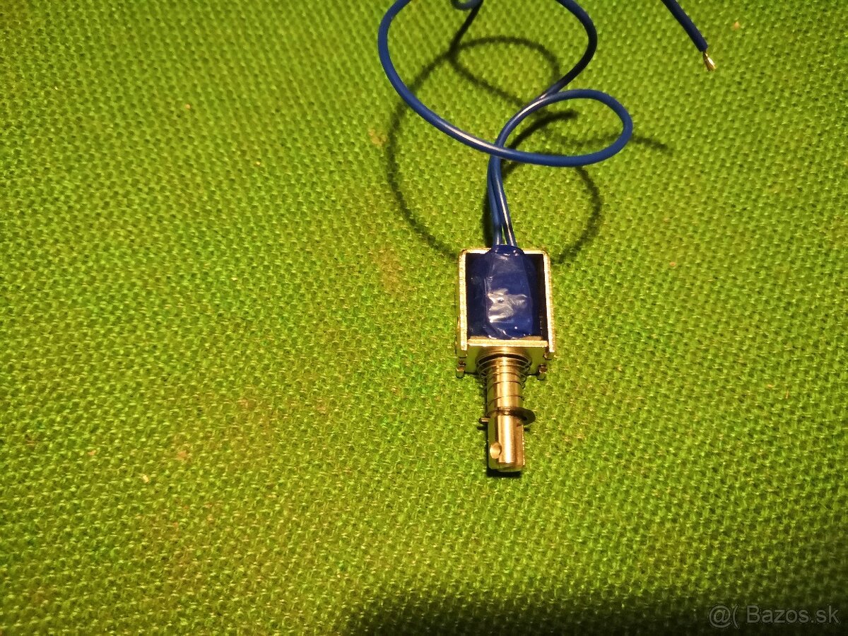 Solenoid, elektromagnet, piest
