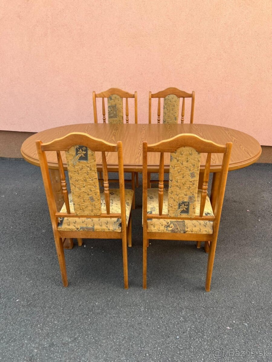 Stôl + stoličky