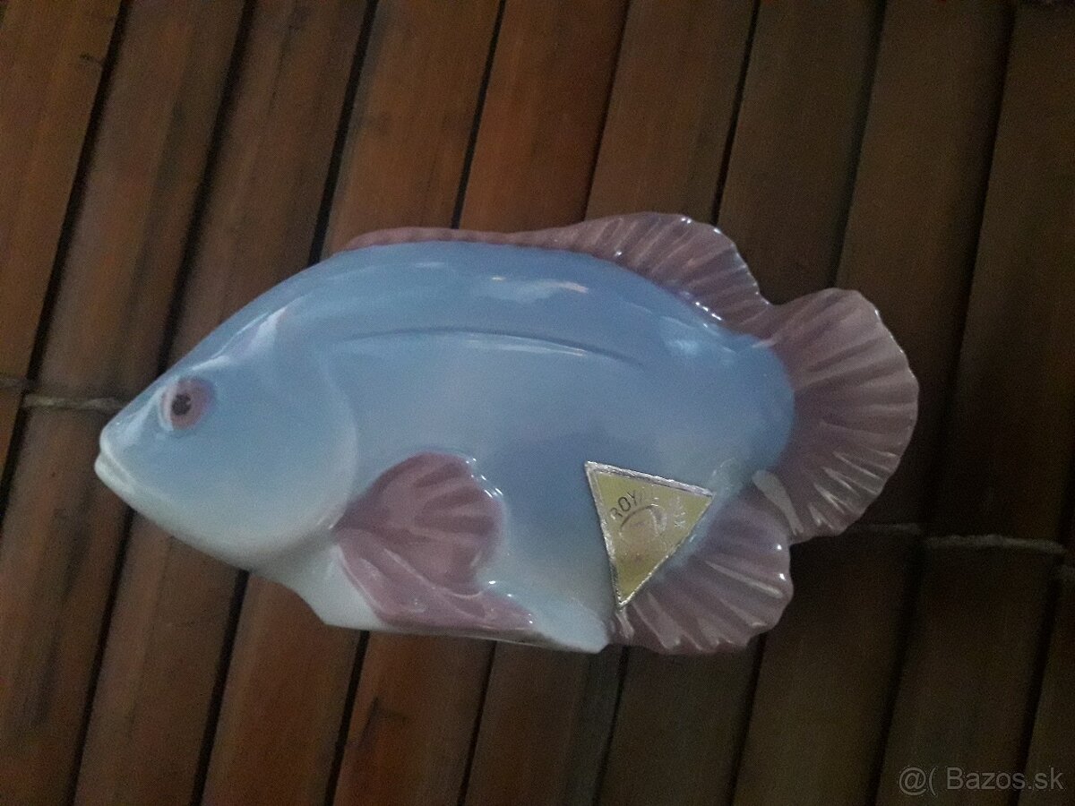 Porcelánová soška Ryba, Royal Dux, 60.léta 30. století