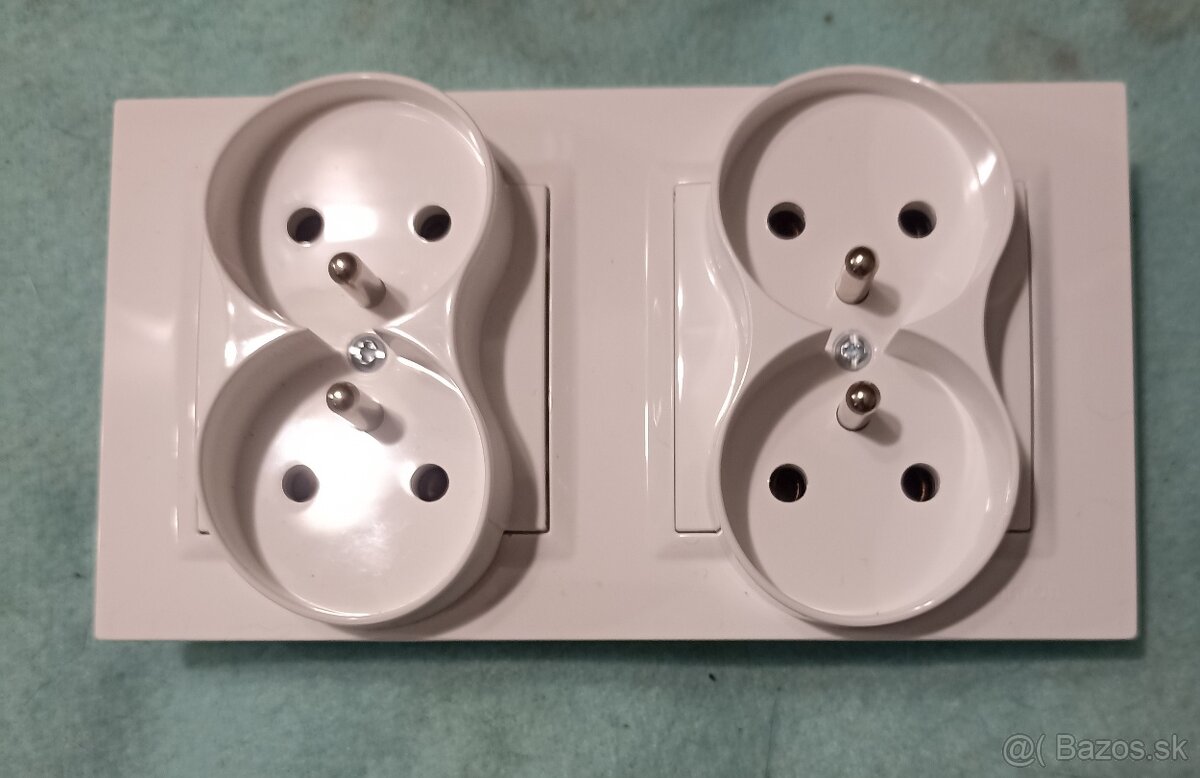 Dvojzásuvka 230
